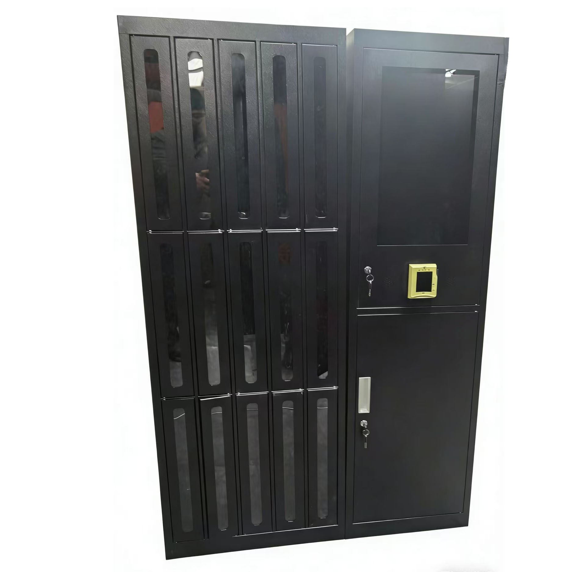 # Armadietti Elettronici Intel - Sports Equipment Rental recensione e prezzo
